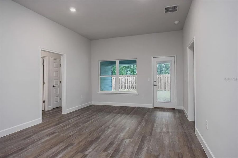 Spacious, unfurnished interior of a new home in Kirkland Farms, Alachua (Image 18). Spacious, unfurnished interior of a new home in Kirkland Farms, Alachua (Image 18).