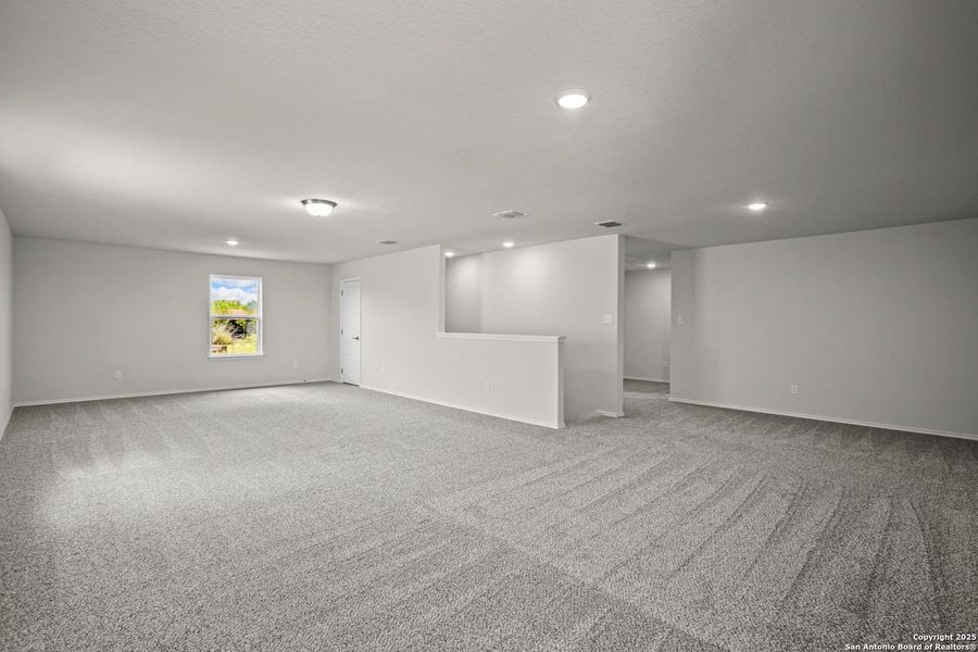 Spacious, unfurnished interior of a new home in Horizon Pointe, Converse (Image 88).
