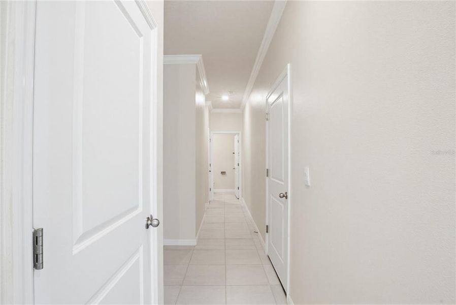 Spacious, unfurnished interior of a new home in Coddington, Bradenton (Image 30).