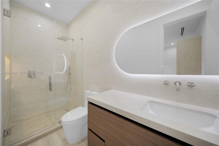 Furnished interior view inside a new home in , Fort Lauderdale (Image 17).