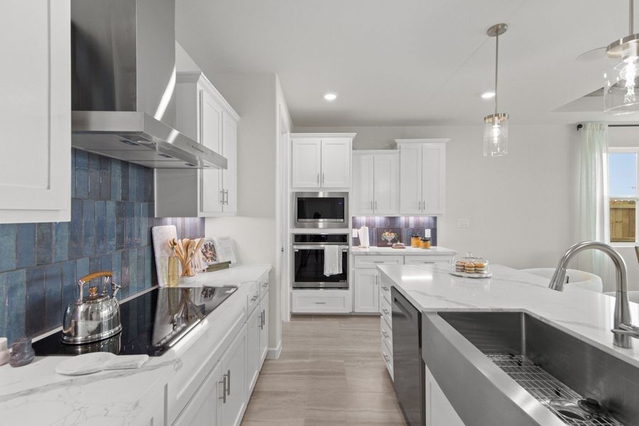 Furnished interior view inside a new home in Taylor Creek Village, Mcallen (Image 10).