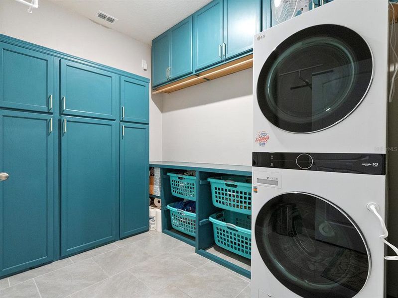 Close-up of interior finishes inside a home in Kindred, Kissimmee (Image 19). Close-up of interior finishes inside a home in Kindred, Kissimmee (Image 19).