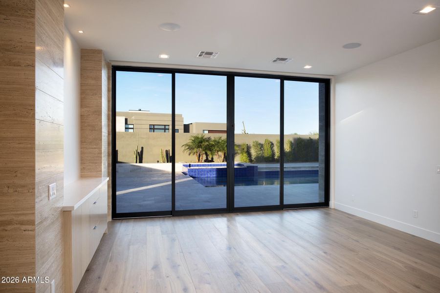 26-010(DOM)101 26-010(DOM)101