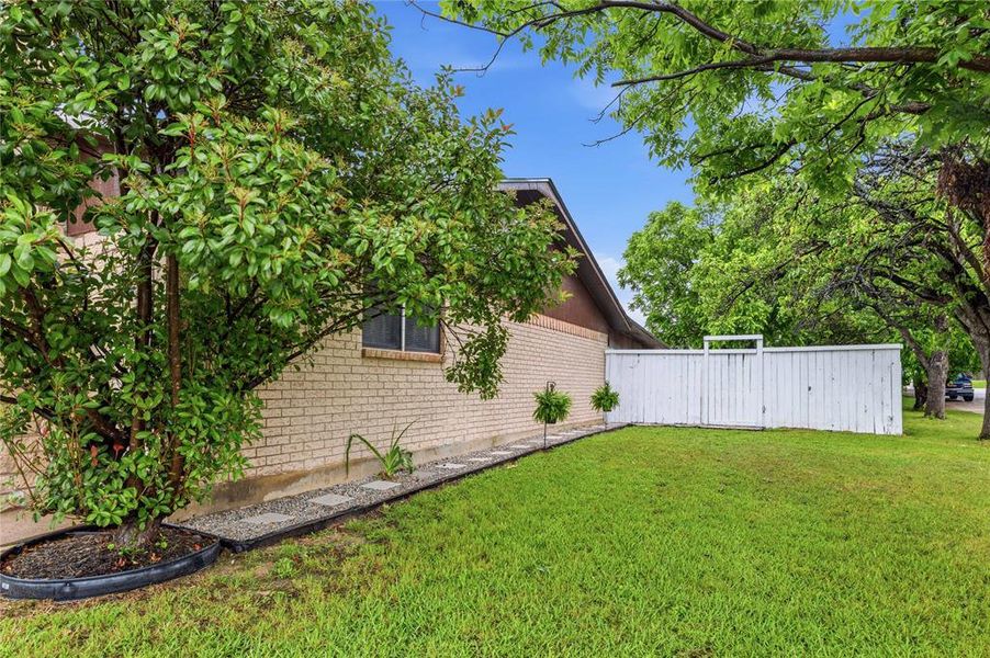 Exterior details and patio area of a home in , Brownwood (Image 21).