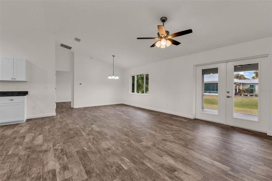 Spacious, unfurnished interior of a new home in , Port Charlotte (Image 18).