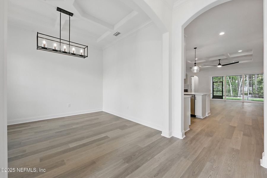 Spacious, unfurnished interior of a new home in Goose Creek Estates, Green Cove Springs (Image 17).