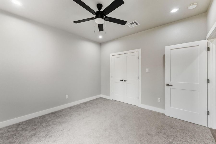 Spacious, unfurnished interior of a new home in , Huntsville (Image 24).