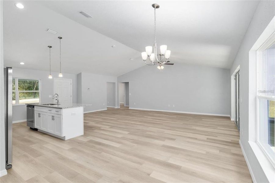 Spacious, unfurnished interior of a new home in , Dunnellon (Image 17).