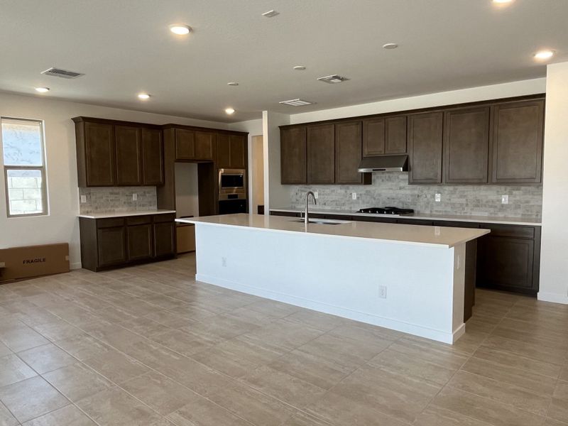 Lot 97 | Kitchen | Florentine | Harvest at Citrus Park | New Homes in Goodyear, AZ | Landsea Homes