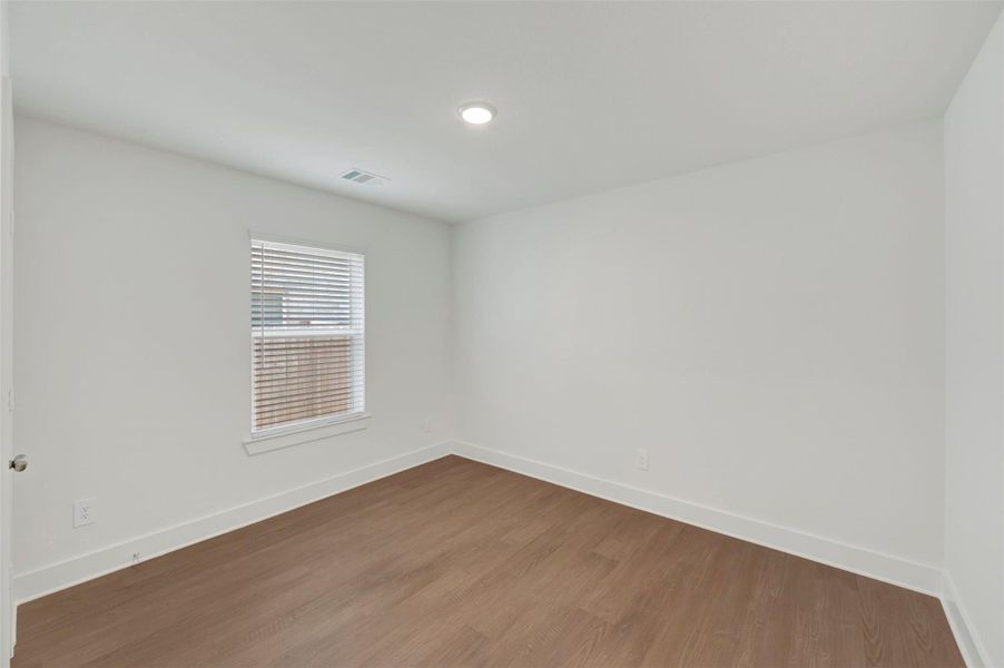 Spacious, unfurnished interior of a new home in Sorella, Tomball (Image 40).