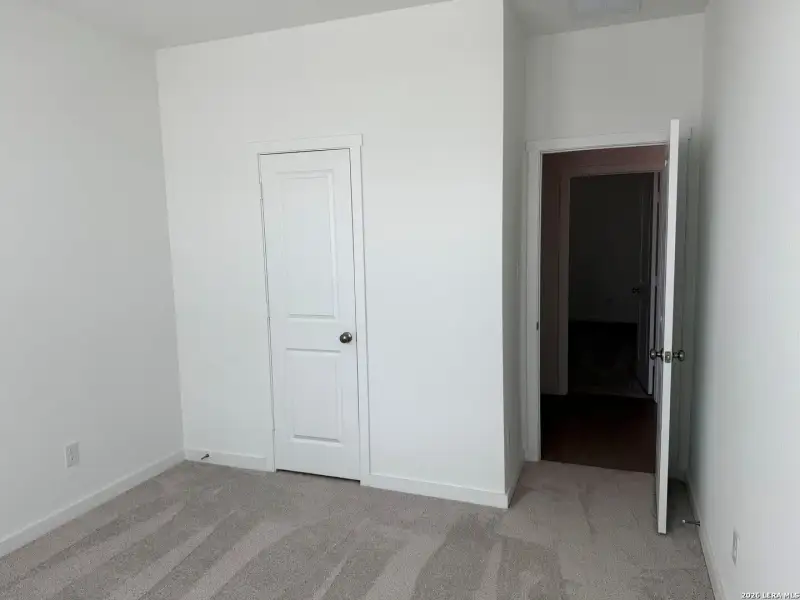 Spacious, unfurnished interior of a new home in Rose Valley, Converse (Image 17).