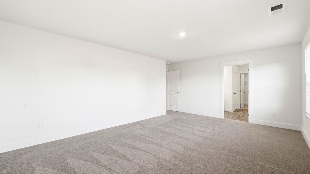 Spacious, unfurnished interior of a new home in Fieldcrest Acres, Blountville (Image 18).