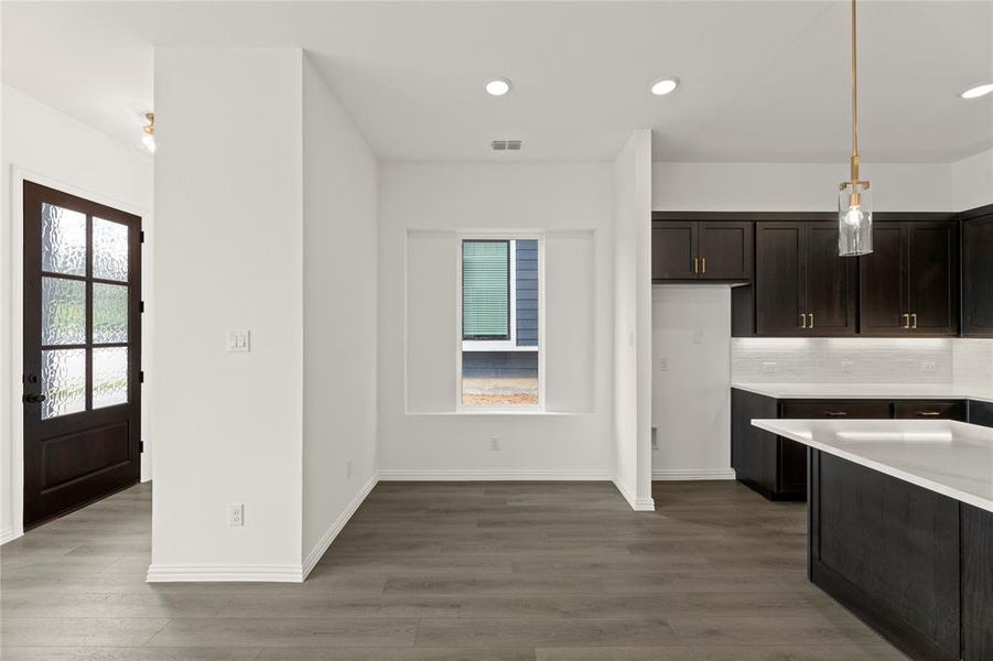 Spacious, unfurnished interior of a new home in Collin Creek, Plano (Image 16).