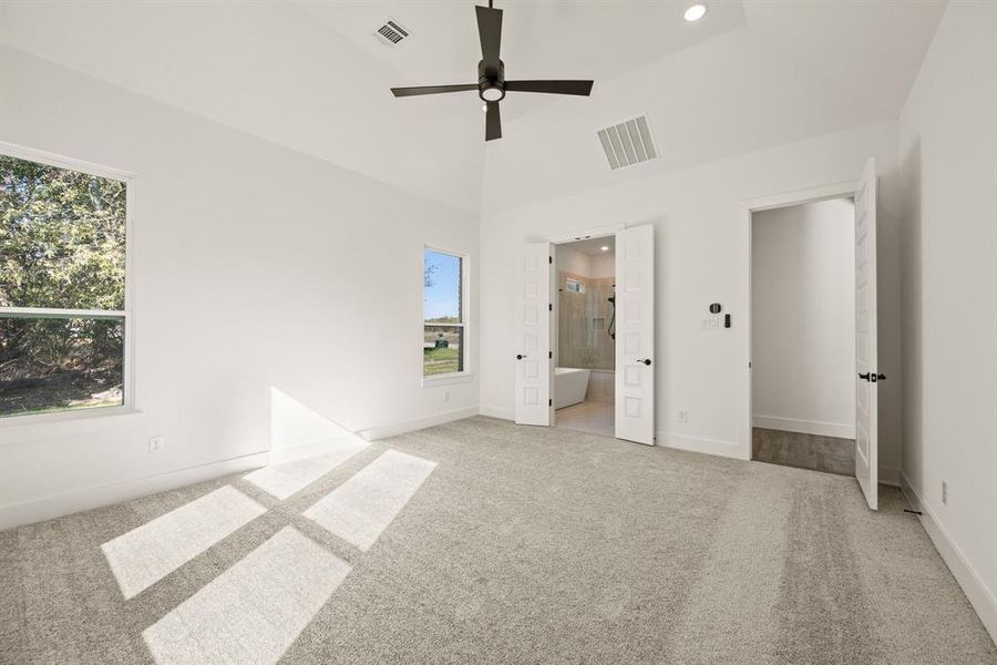 Spacious, unfurnished interior of a new home in Rolling Creek Ranch, Aledo (Image 19). Spacious, unfurnished interior of a new home in Rolling Creek Ranch, Aledo (Image 19).