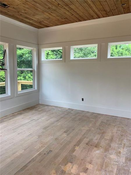 Spacious, unfurnished interior of a new home in , Emerson (Image 5).
