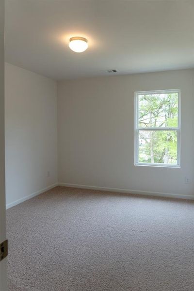 Spacious, unfurnished interior of a new home in , Jefferson (Image 10).