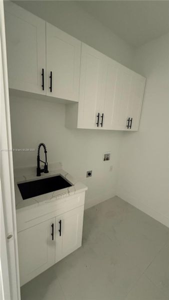 Furnished interior view inside a new home in , Lehigh Acres (Image 13).