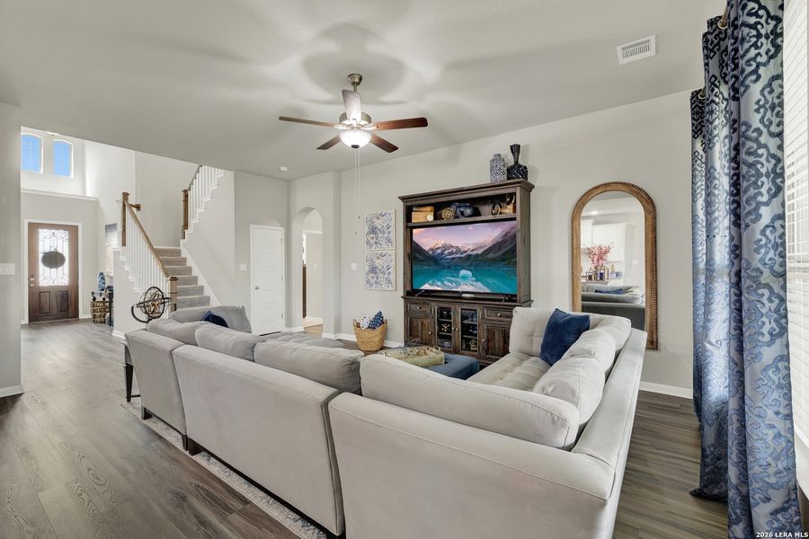 Furnished interior view inside a new home in Buffalo Crossing, Cibolo (Image 11).