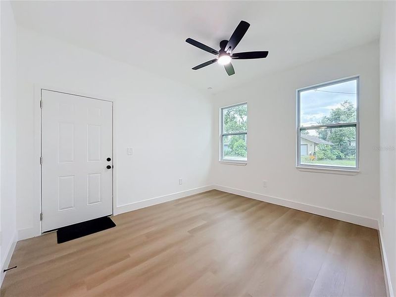 Spacious, unfurnished interior of a new home in , Orlando (Image 24).