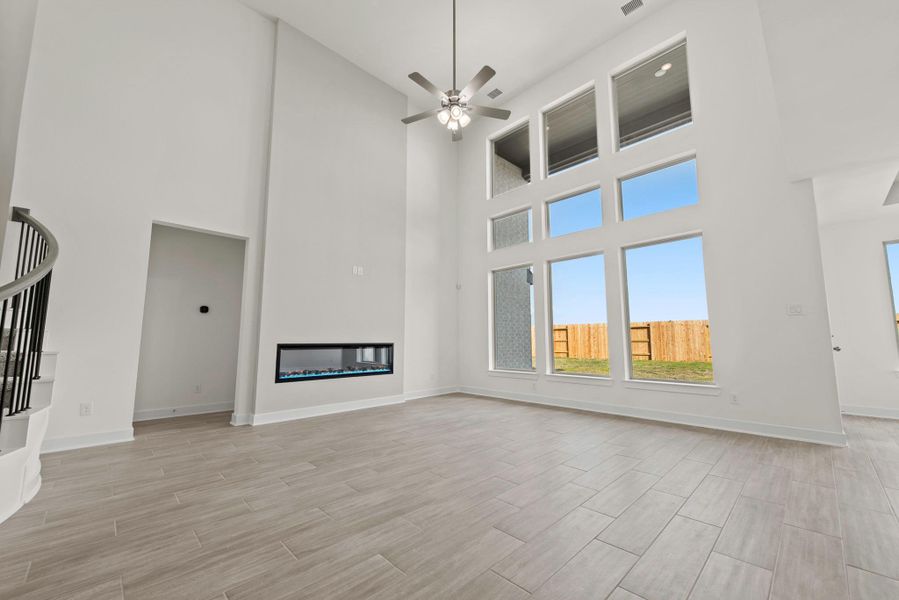 Representative image. Features, specifications, selections and colors may vary.