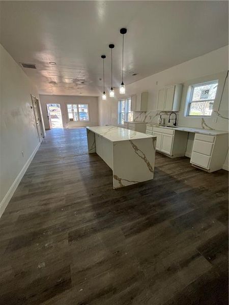 Spacious, unfurnished interior of a new home in , Atlanta (Image 4).