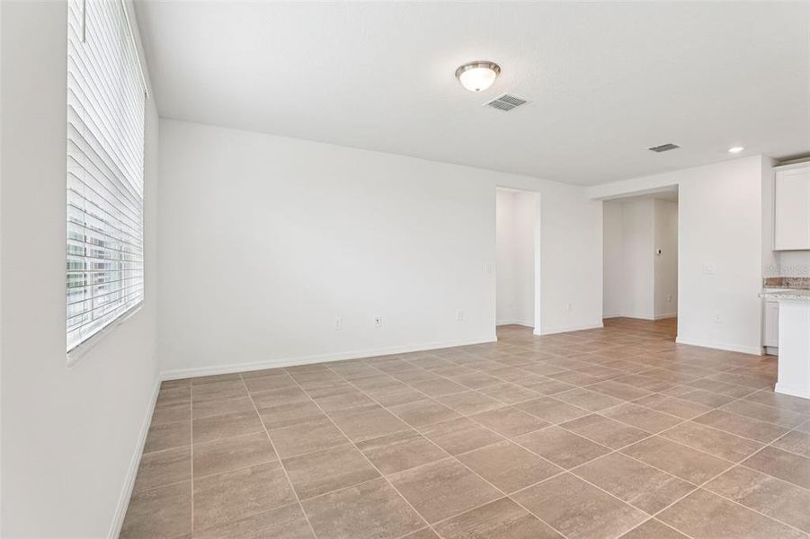 Spacious, unfurnished interior of a new home in Hamilton Bluff - Signature Series, Lake Hamilton (Image 36).