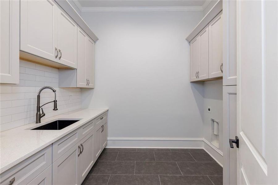 Furnished interior view inside a new home in , Roswell (Image 45).