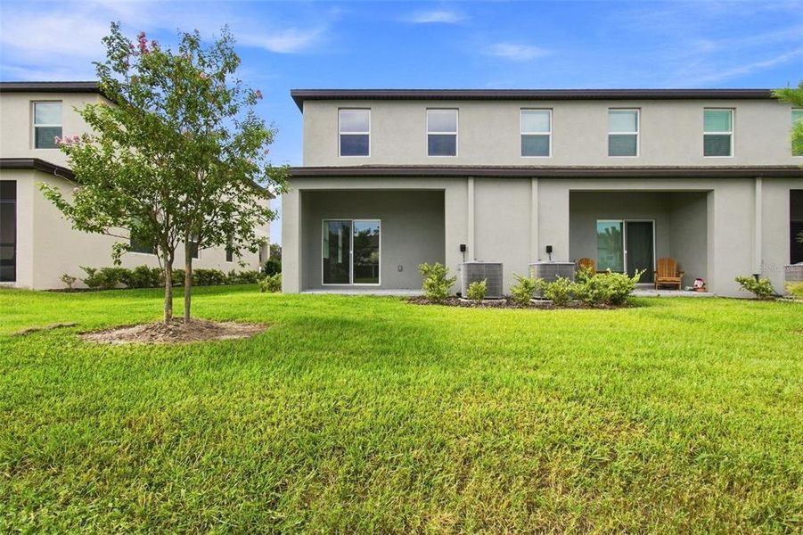 Exterior details and patio area of a home in , Zephyrhills (Image 17).