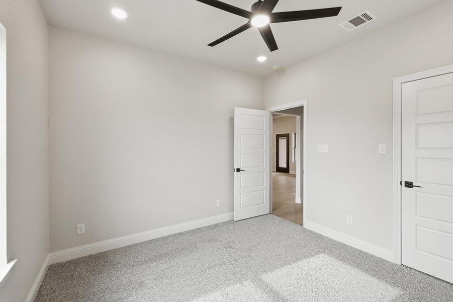 Spacious, unfurnished interior of a new home in , Bridgeport (Image 27).