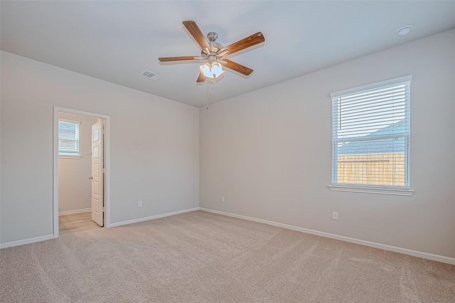 Spacious, unfurnished interior of a new home in Sunterra, Katy (Image 25). Spacious, unfurnished interior of a new home in Sunterra, Katy (Image 25).