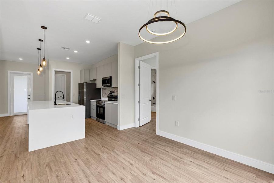 Spacious, unfurnished interior of a new home in , Port Charlotte (Image 34).