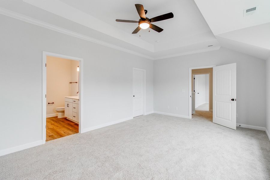 Spacious, unfurnished interior of a new home in Hendrix Farms, Lexington (Image 24).