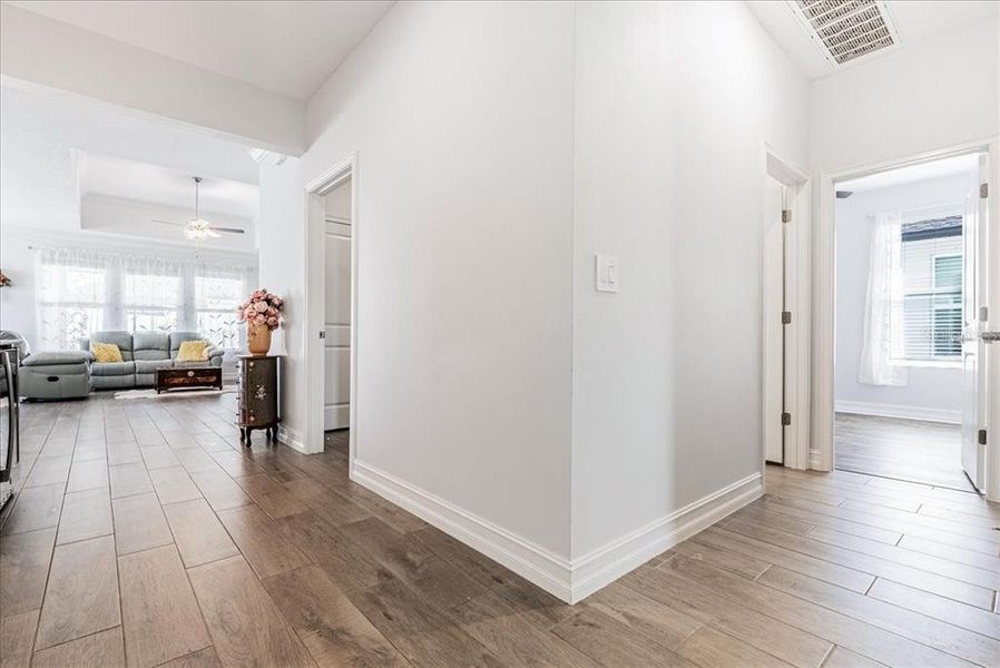 Spacious, unfurnished interior of a new home in Pearl Estates, Lutz (Image 25).