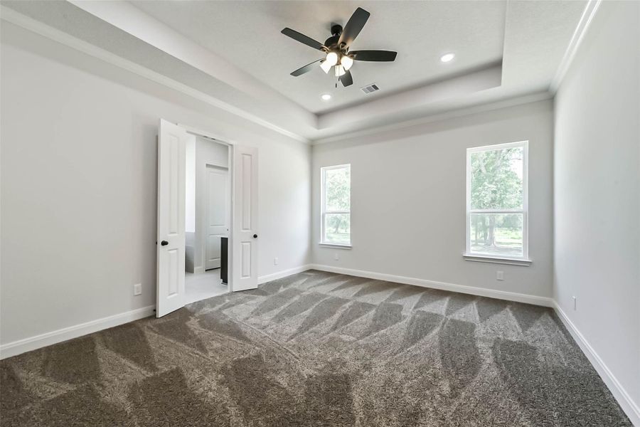 Spacious, unfurnished interior of a new home in , Baytown (Image 42).