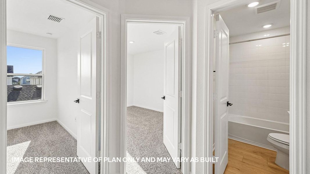 Spacious, unfurnished interior of a new home in Avery Centre, Round Rock (Image 19).