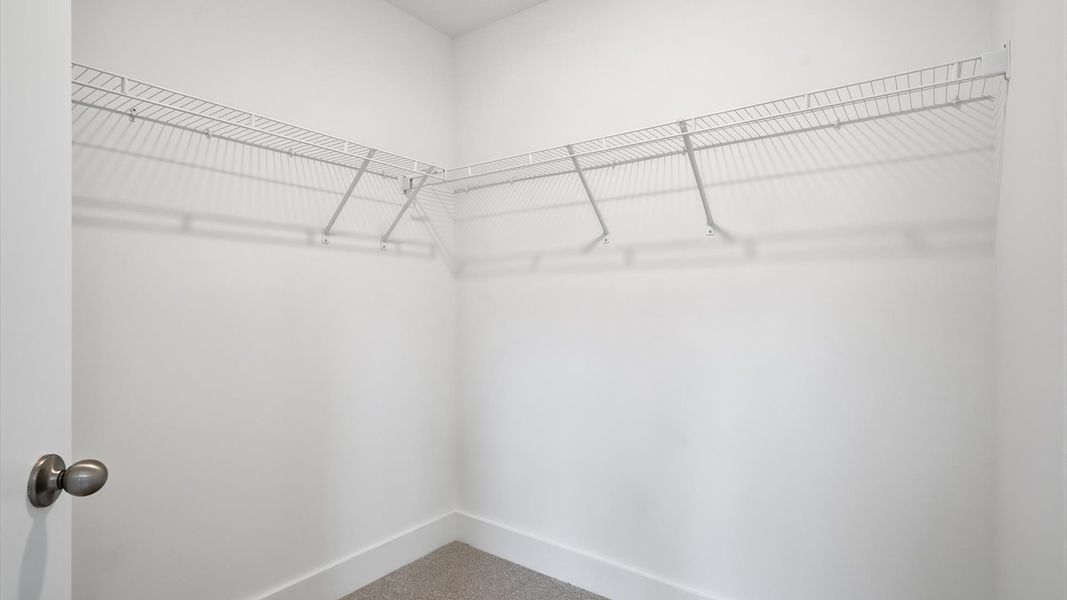 Walk-in Closet Walk-in Closet