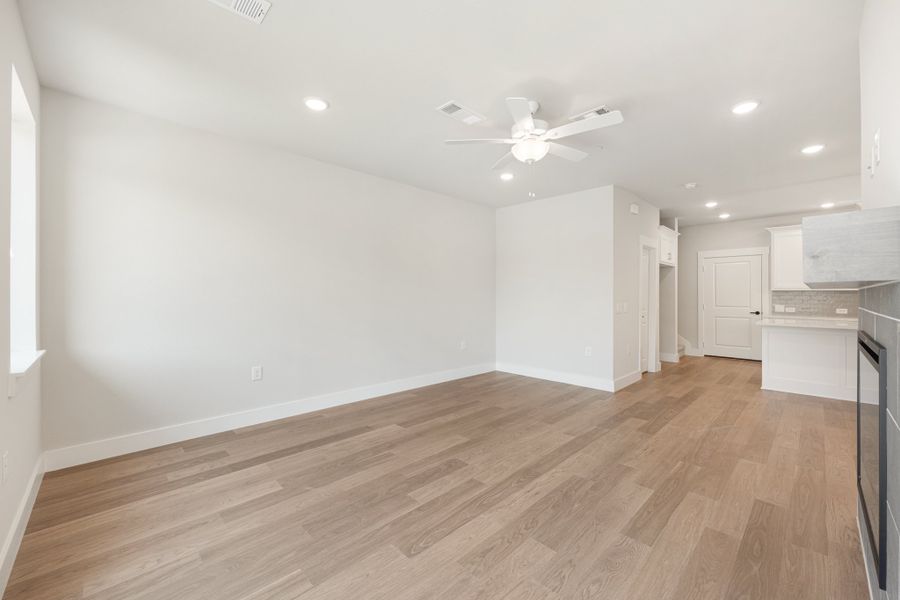 Spacious, unfurnished interior of a new home in Willow Grove Townhomes, Melissa (Image 26).