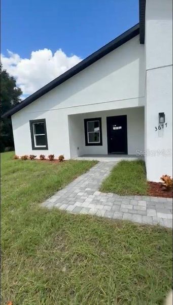 Exterior details and patio area of a home in , Ocala (Image 2).