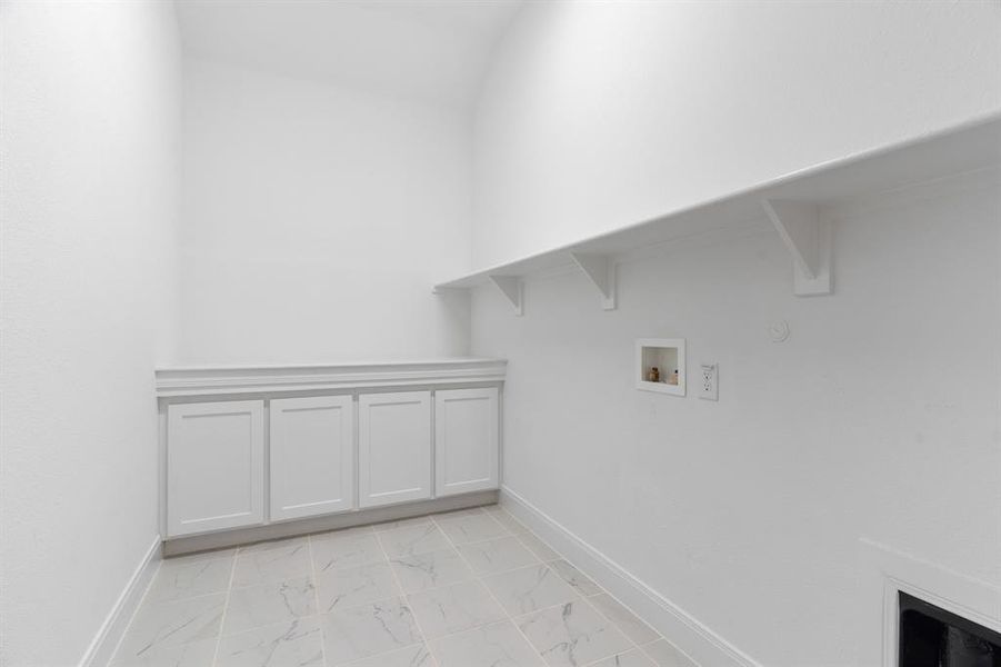 Spacious, unfurnished interior of a new home in , Van Alstyne (Image 34).