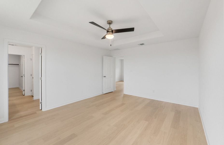 Spacious, unfurnished interior of a new home in Larson Crossing, Elgin (Image 21).