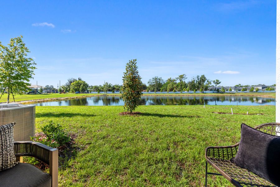 Exterior details and patio area of a home in Shenandoah Reserve, Orlando (Image 31).