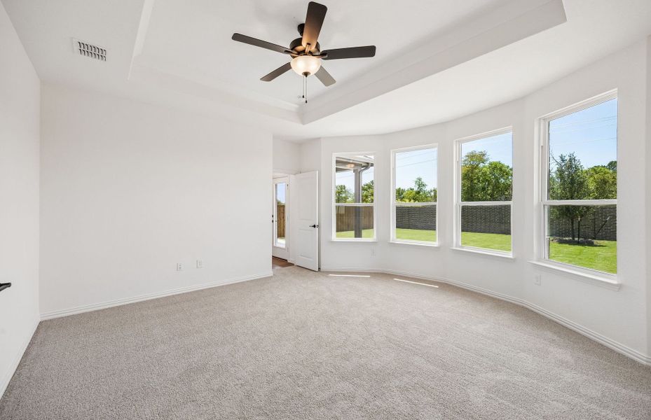 Spacious, unfurnished interior of a new home in Highland Lakes, McKinney (Image 21).