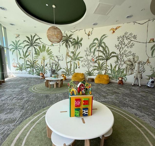 Community amenities in , Miami (Image 13).