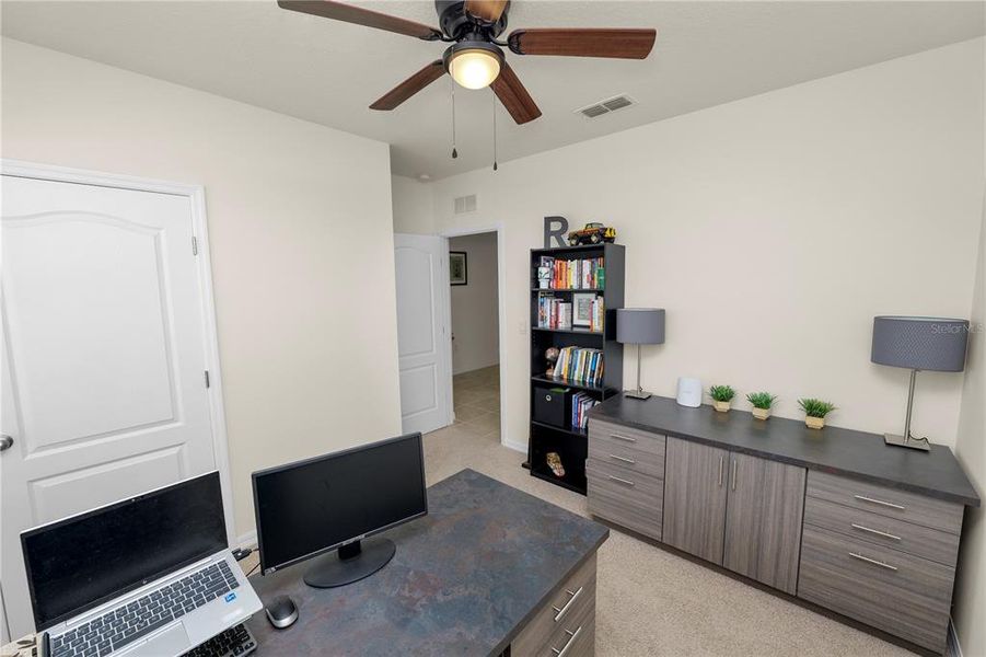 Furnished interior view inside a new home in , Bartow (Image 40).