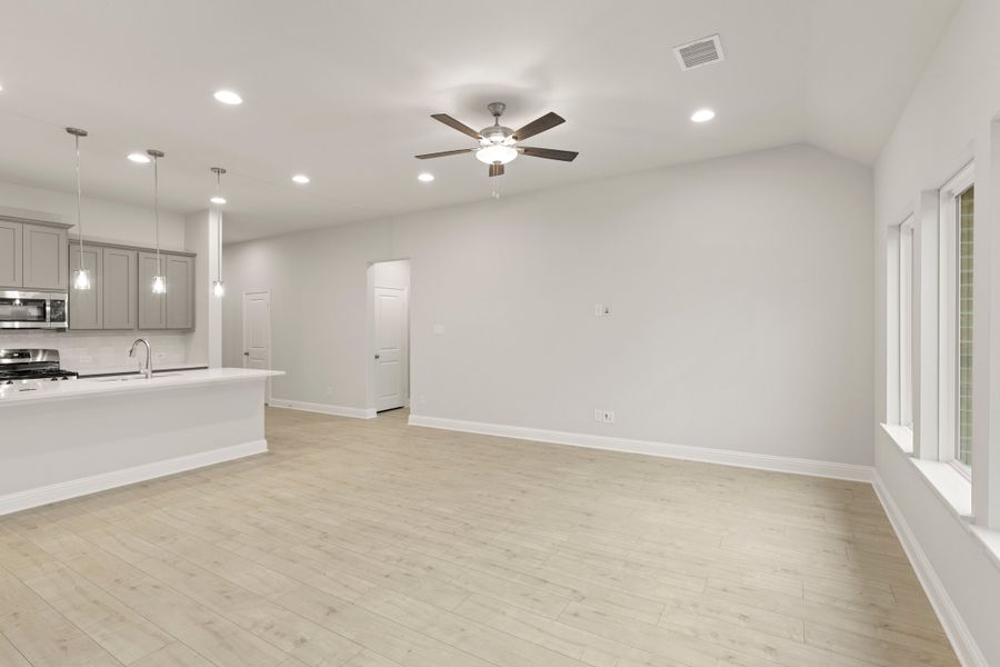 Spacious, unfurnished interior of a new home in Walden Pond, Forney (Image 15). Spacious, unfurnished interior of a new home in Walden Pond, Forney (Image 15).