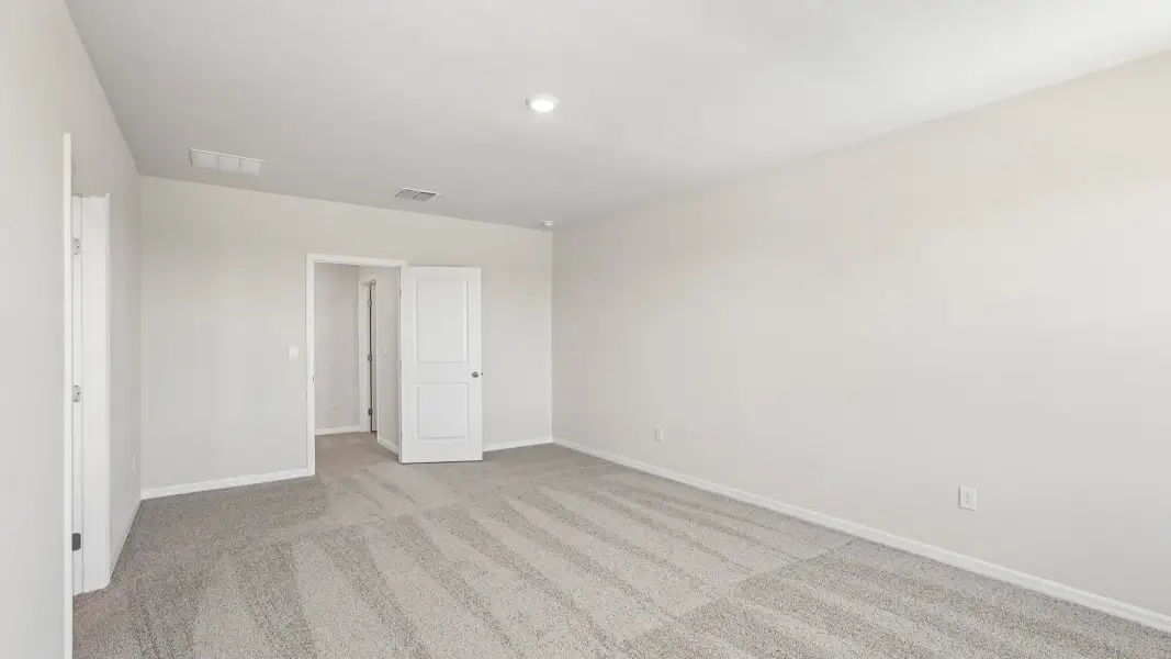 Representative unfurnished interior of a home built from the Hayden by D.R. Horton in Pinellas County Spot Lots, Pinellas Park (Image 20).