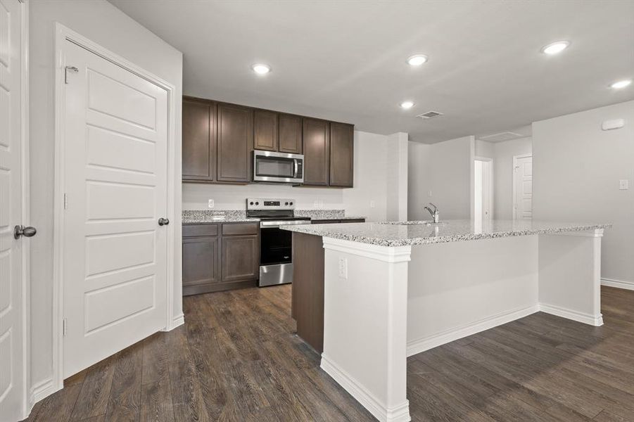 Furnished interior view inside a new home in Sycamore Landing, Fort Worth (Image 4). Furnished interior view inside a new home in Sycamore Landing, Fort Worth (Image 4).