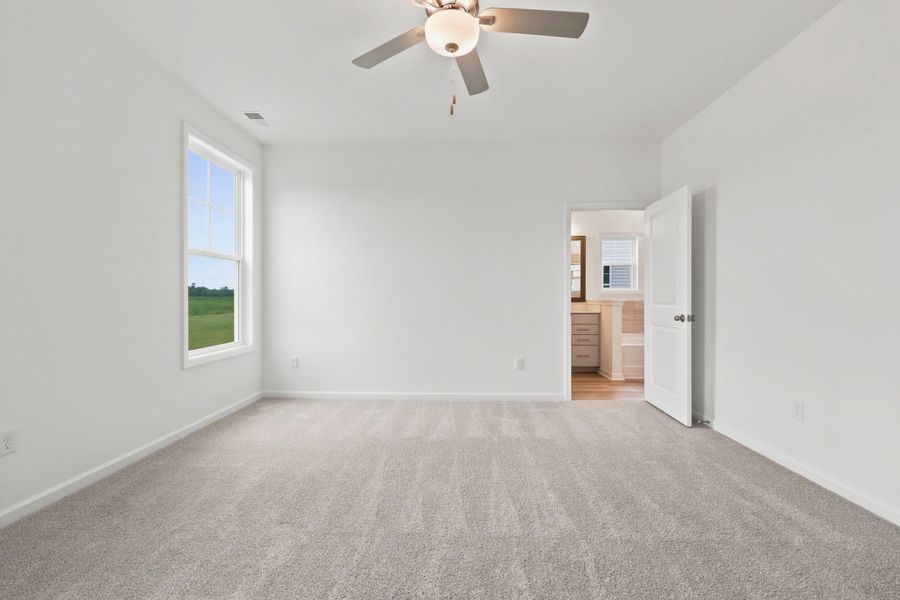 Spacious, unfurnished interior of a new home in Edgefield, Loris (Image 32). Spacious, unfurnished interior of a new home in Edgefield, Loris (Image 32).