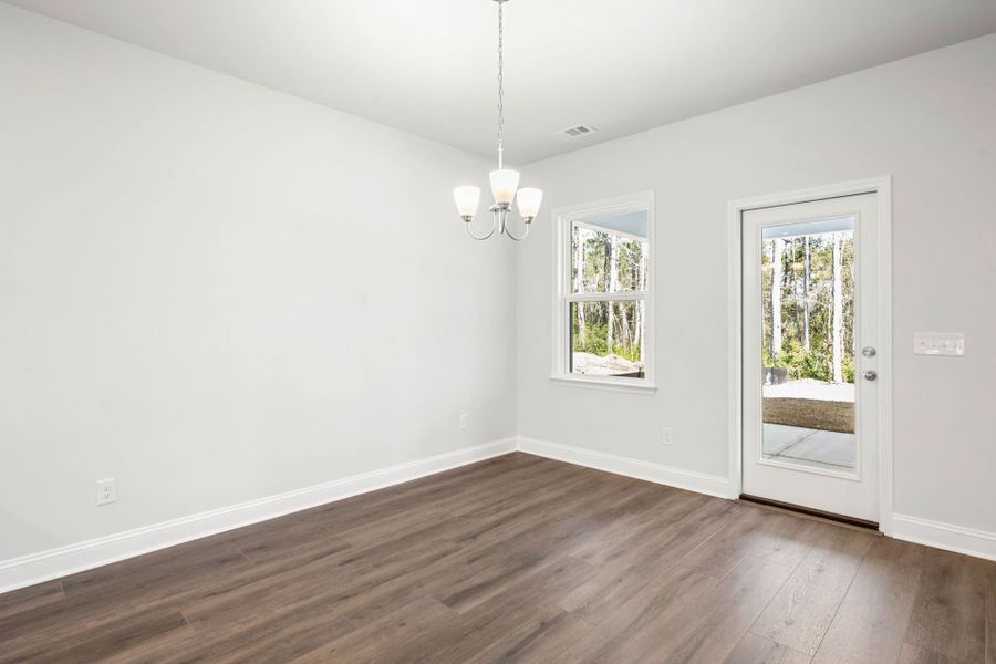 Spacious, unfurnished interior of a new home in Waterways, Richmond Hill (Image 23).