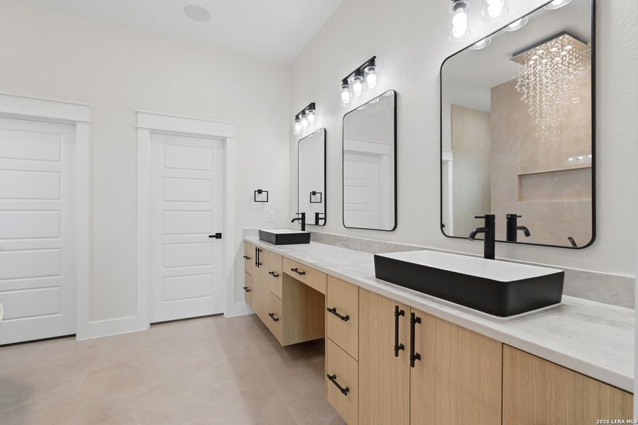 Furnished interior view inside a new home in , La Vernia (Image 17).